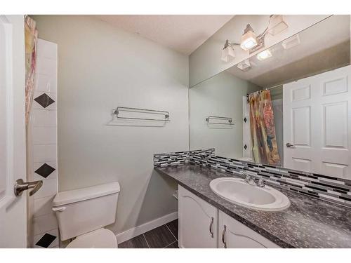 123 Country Hills Villas Nw, Calgary, AB - Indoor Photo Showing Bathroom