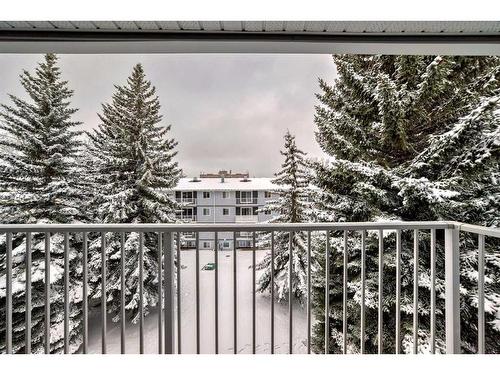 404A-5601 Dalton Drive Nw, Calgary, AB - Outdoor With Balcony