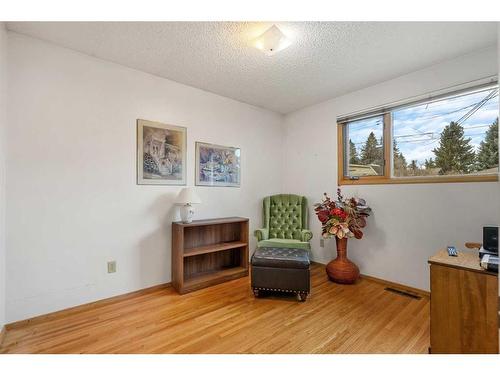 7443 Huntertown Crescent Nw, Calgary, AB - Indoor