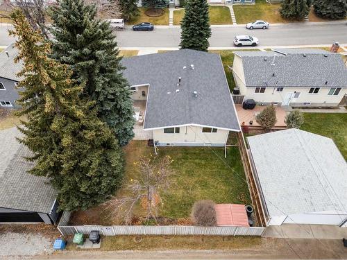 7443 Huntertown Crescent Nw, Calgary, AB - Outdoor