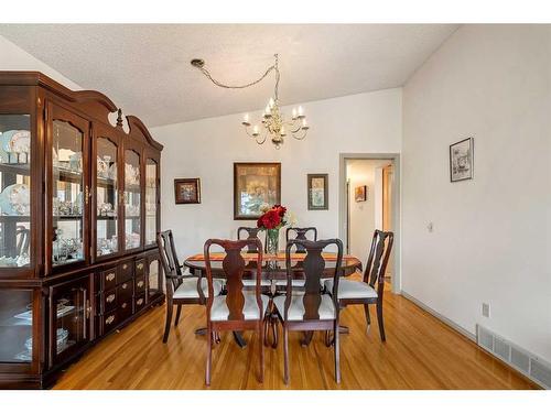 7443 Huntertown Crescent Nw, Calgary, AB - Indoor Photo Showing Dining Room