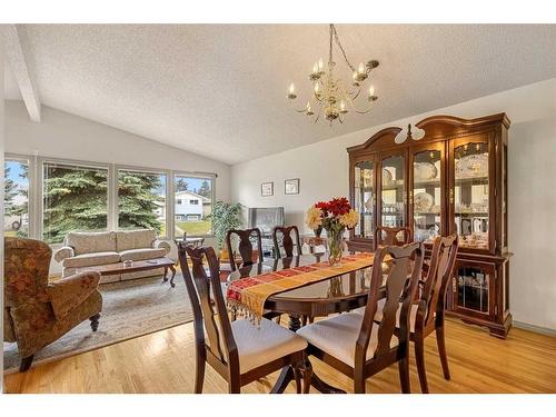 7443 Huntertown Crescent Nw, Calgary, AB - Indoor Photo Showing Dining Room