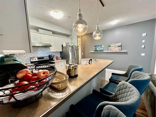 118-126 14 Avenue Sw, Calgary, AB - Indoor Photo Showing Kitchen