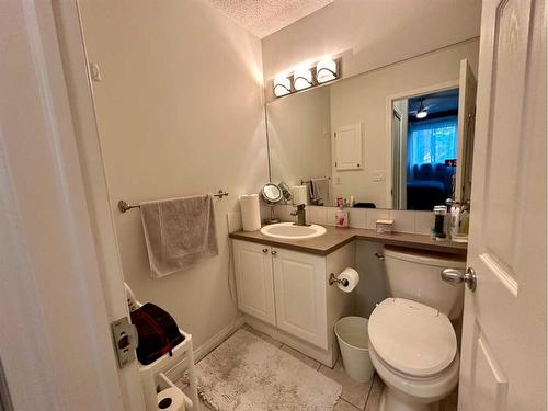 118-126 14 Avenue Sw, Calgary, AB - Indoor Photo Showing Bathroom