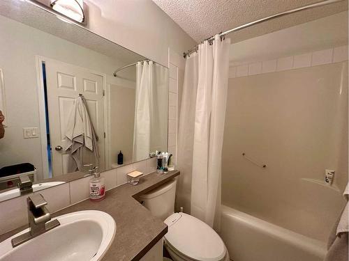 118-126 14 Avenue Sw, Calgary, AB - Indoor Photo Showing Bathroom