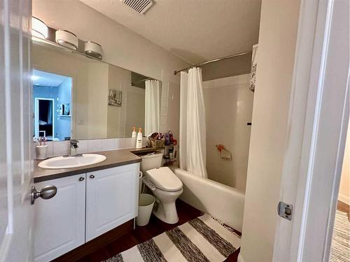 118-126 14 Avenue Sw, Calgary, AB - Indoor Photo Showing Bathroom