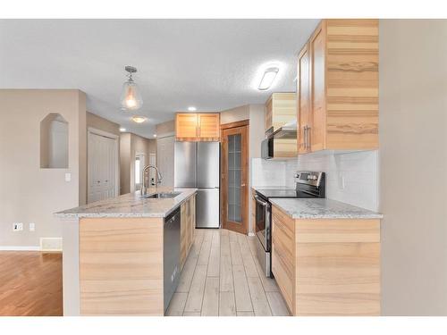 160 Aspen Mews, Strathmore, AB - Indoor Photo Showing Kitchen