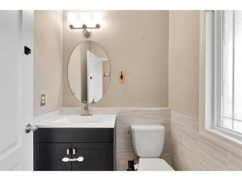 160 Aspen Mews, Strathmore, AB - Indoor Photo Showing Bathroom