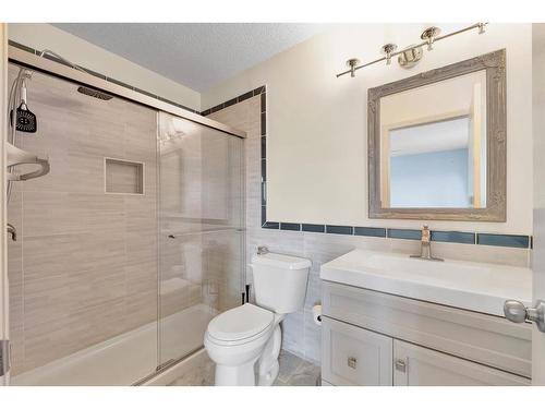 160 Aspen Mews, Strathmore, AB - Indoor Photo Showing Bathroom