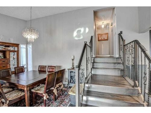 56 Strathclair Place Sw, Calgary, AB - Indoor Photo Showing Dining Room