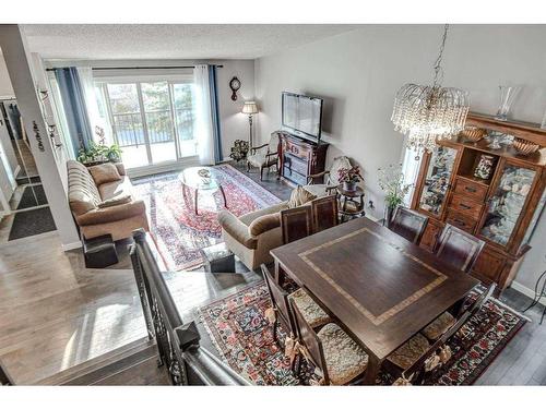 56 Strathclair Place Sw, Calgary, AB - Indoor Photo Showing Living Room