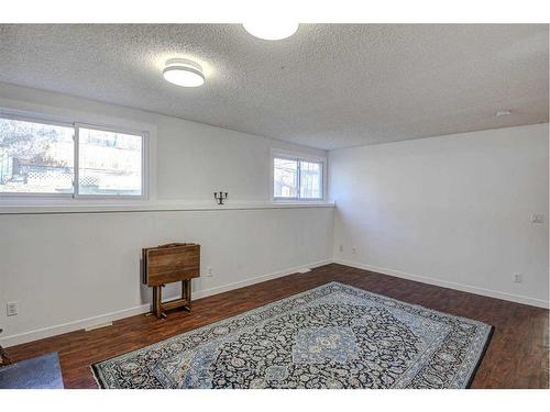 56 Strathclair Place Sw, Calgary, AB - Indoor Photo Showing Other Room