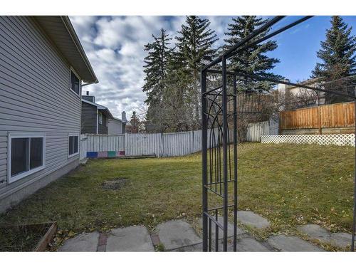 56 Strathclair Place Sw, Calgary, AB - Outdoor