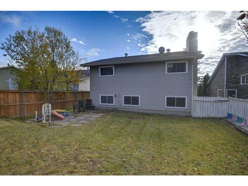 56 Strathclair Place Sw, Calgary, AB - Outdoor