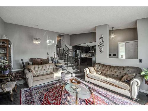 56 Strathclair Place Sw, Calgary, AB - Indoor Photo Showing Living Room