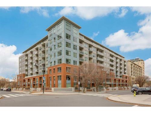 520-46 9 Street Ne, Calgary, AB - Outdoor With Balcony With Facade