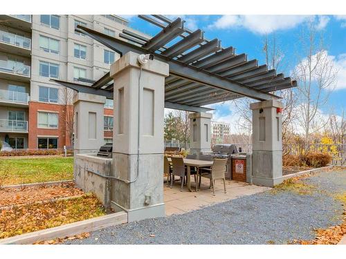 520-46 9 Street Ne, Calgary, AB - Outdoor With Balcony