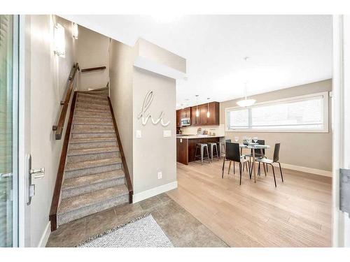 212-1905 27 Avenue Sw, Calgary, AB - Indoor