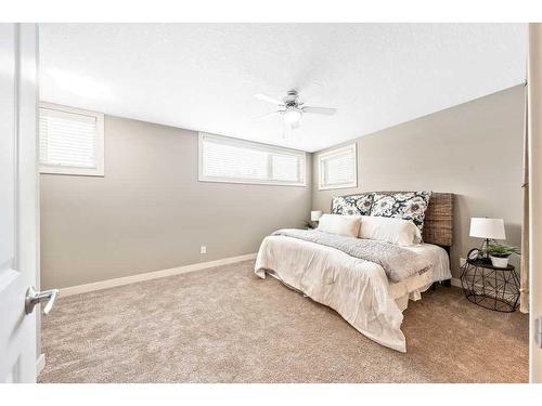 212-1905 27 Avenue Sw, Calgary, AB - Indoor Photo Showing Bedroom