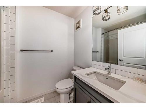 370 Masters Road Se, Calgary, AB - Indoor Photo Showing Bathroom