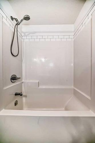 370 Masters Road Se, Calgary, AB - Indoor Photo Showing Bathroom