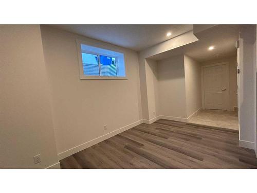 20 Cityline Mount Ne, Calgary, AB - Indoor Photo Showing Kitchen With Double Sink