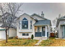 30 San Fernando Cres NE  Calgary, AB T1Y 7E7