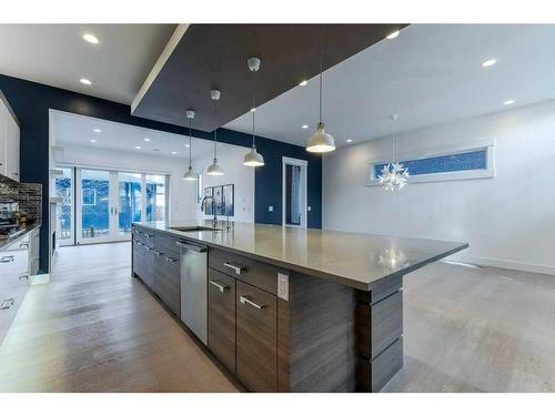 2012 22 Avenue Nw, Calgary, AB - Indoor Photo Showing Kitchen With Upgraded Kitchen