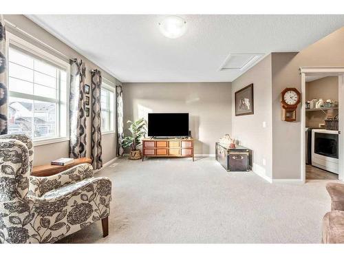 24 Thoroughbred Boulevard, Cochrane, AB - Indoor