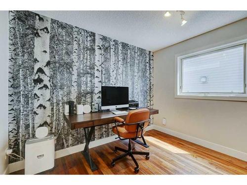 40 Gleneagles View, Cochrane, AB - Indoor Photo Showing Office