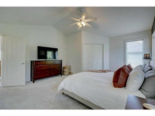 40 Gleneagles View, Cochrane, AB - Indoor Photo Showing Bedroom