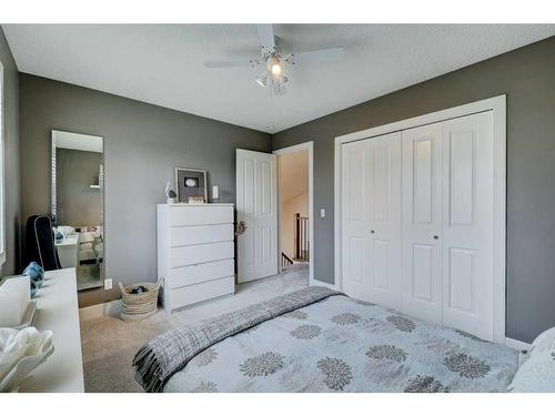 40 Gleneagles View, Cochrane, AB - Indoor Photo Showing Bedroom