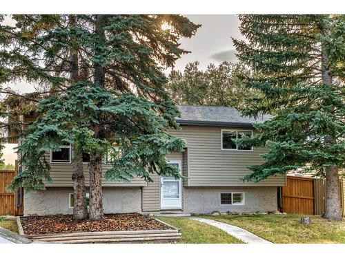 1832 48 Street Ne, Calgary, AB - Outdoor