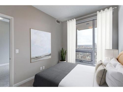 2206-1320 1 Street Se, Calgary, AB - Indoor Photo Showing Bedroom