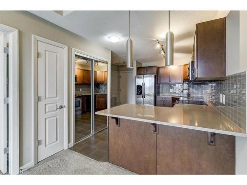 2206-1320 1 Street Se, Calgary, AB - Indoor Photo Showing Kitchen