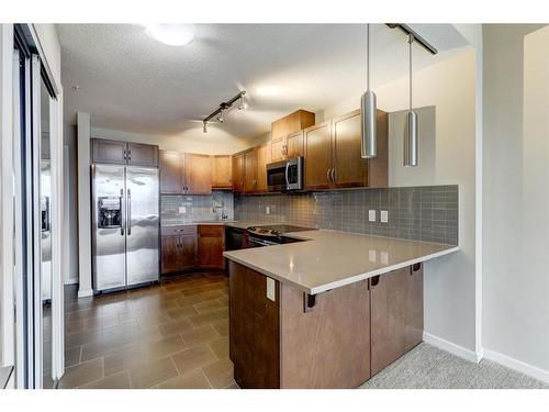 2206-1320 1 Street Se, Calgary, AB - Indoor Photo Showing Kitchen