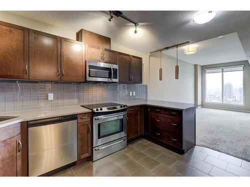 2206-1320 1 Street Se, Calgary, AB - Indoor Photo Showing Kitchen With Stainless Steel Kitchen