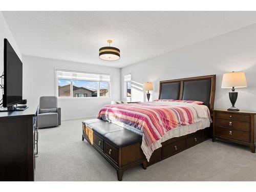 29 Rowley Terrace Nw, Calgary, AB - Indoor Photo Showing Bedroom