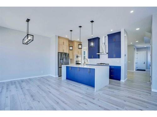 534 Lucas Nw, Calgary, AB - Indoor Photo Showing Kitchen With Upgraded Kitchen