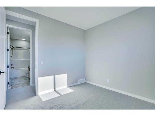 534 Lucas Nw, Calgary, AB - Indoor Photo Showing Other Room