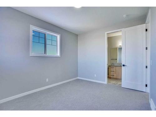 534 Lucas Nw, Calgary, AB - Indoor Photo Showing Other Room