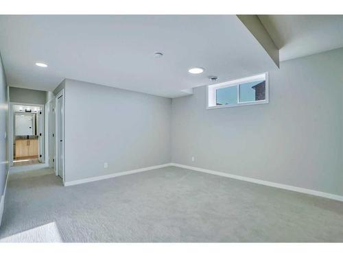 534 Lucas Nw, Calgary, AB - Indoor