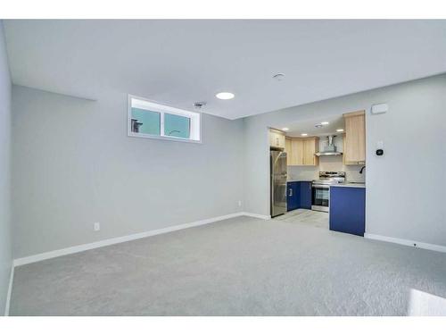 534 Lucas Nw, Calgary, AB - Indoor