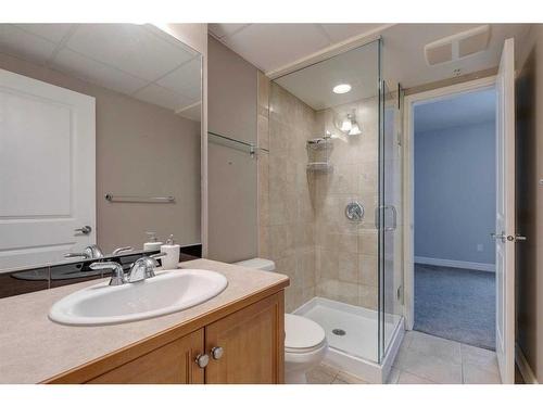 1403-910 5 Avenue Sw, Calgary, AB - Indoor Photo Showing Bathroom