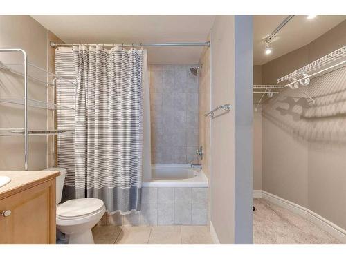 1403-910 5 Avenue Sw, Calgary, AB - Indoor Photo Showing Bathroom