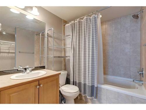 1403-910 5 Avenue Sw, Calgary, AB - Indoor Photo Showing Bathroom