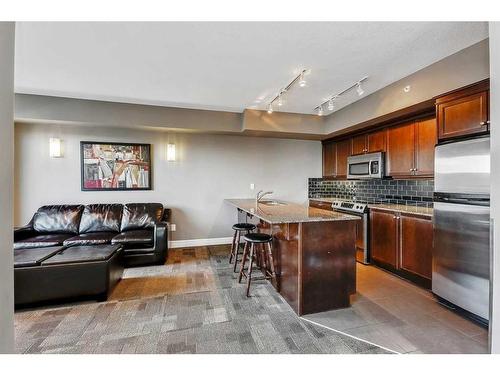 1403-910 5 Avenue Sw, Calgary, AB - Indoor Photo Showing Kitchen