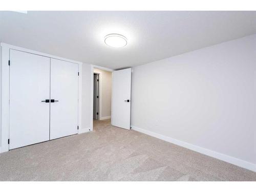 10616 Mapleglen Crescent Se, Calgary, AB - Indoor Photo Showing Other Room