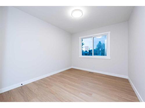 10616 Mapleglen Crescent Se, Calgary, AB - Indoor Photo Showing Other Room