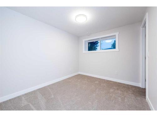 10616 Mapleglen Crescent Se, Calgary, AB - Indoor Photo Showing Other Room